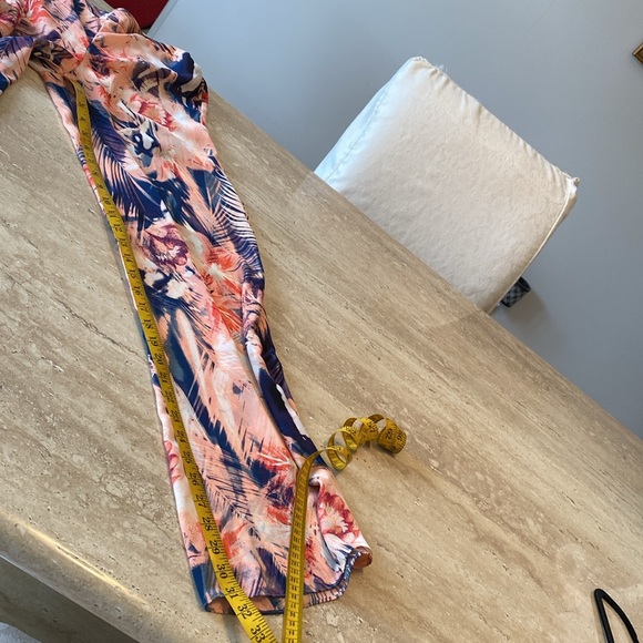 NWOT Guess, wide leg pants, like new condition, measurements and photos below. - Picture 7 of 10